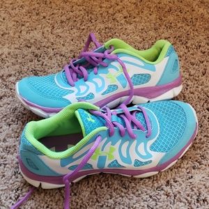 Under armour size 4.5y